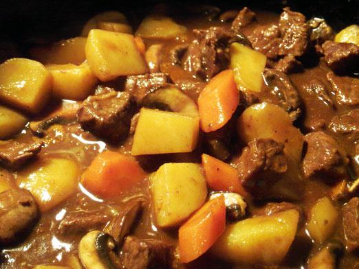 How to cook beef goulash?