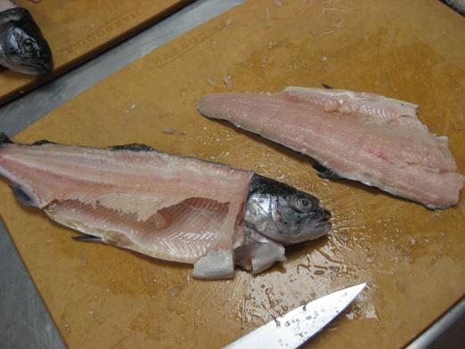 How to cut trout?