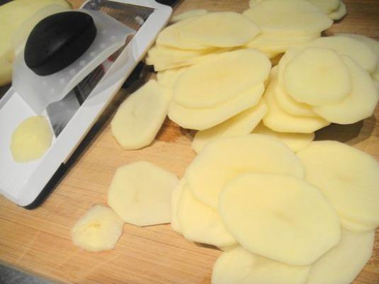 How to cut potatoes?