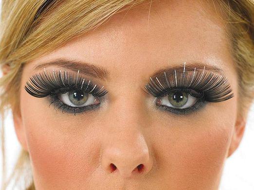 How to make up long eyelashes?