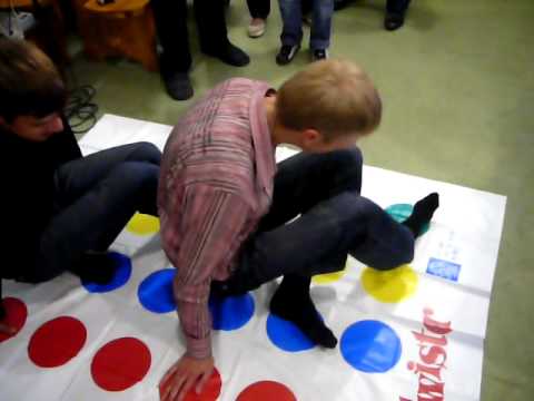 How to play Twister?