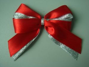 How to make a bow of satin ribbon?