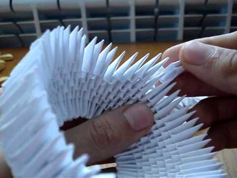 How to make a swan out of paper?