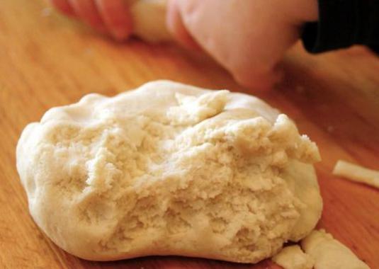 How to make a salty dough for crafts?