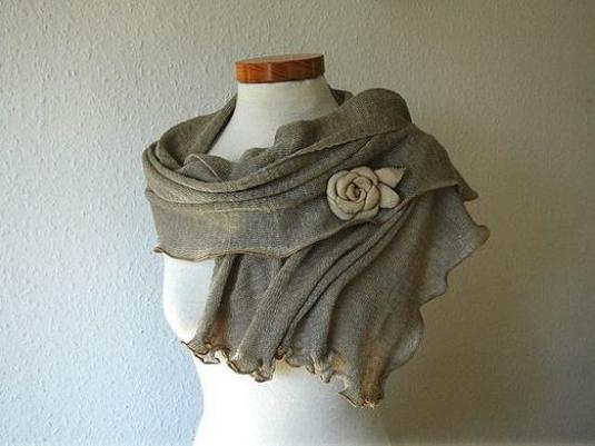 How to decorate a scarf?