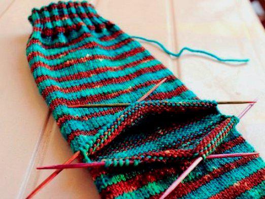 How to knit the heel of the toe with knitting needles?