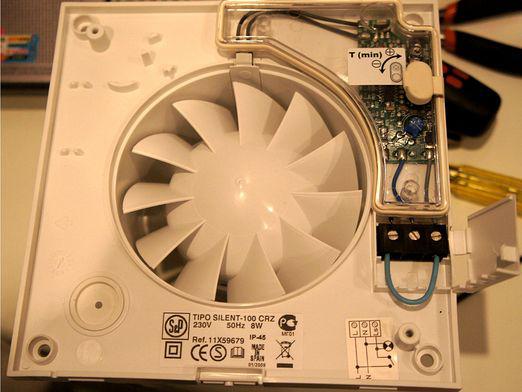 How to connect the fan?